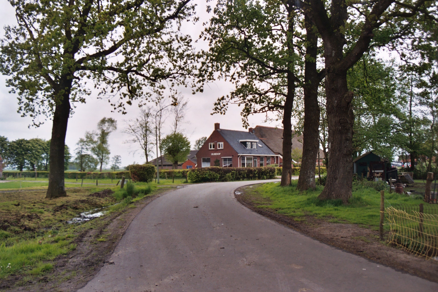 tour 2010 (2).JPG - De tour, beginnende bij de Oldehof, langs de dobbe ...